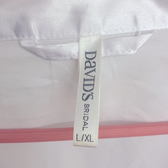 Bridal robe - Picture 4 of 5